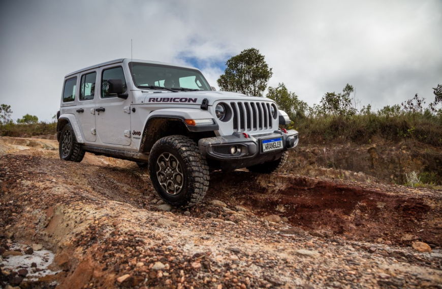 Jeep® Wrangler chega com linha 2023 ao mercado