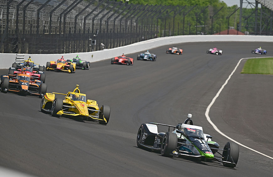 Sato lidera o treino final no Miller Lite Carb Day