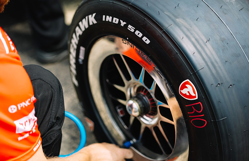 Pneus da Indy 500 utilizarão plástico reciclado em composto de borracha