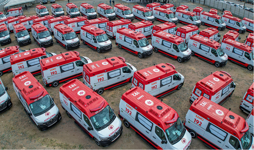 Renault entrega 280 unidades do Master ambulância para o Governo Federal