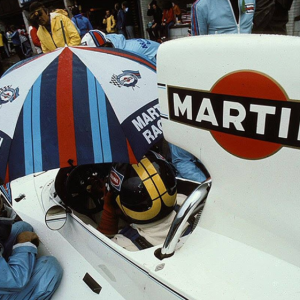 Muito além da chuva: quanto vale o guarda-sol da Martini Racing?