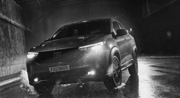 A estética Noir revela o novo Fiat Fastback Impetus